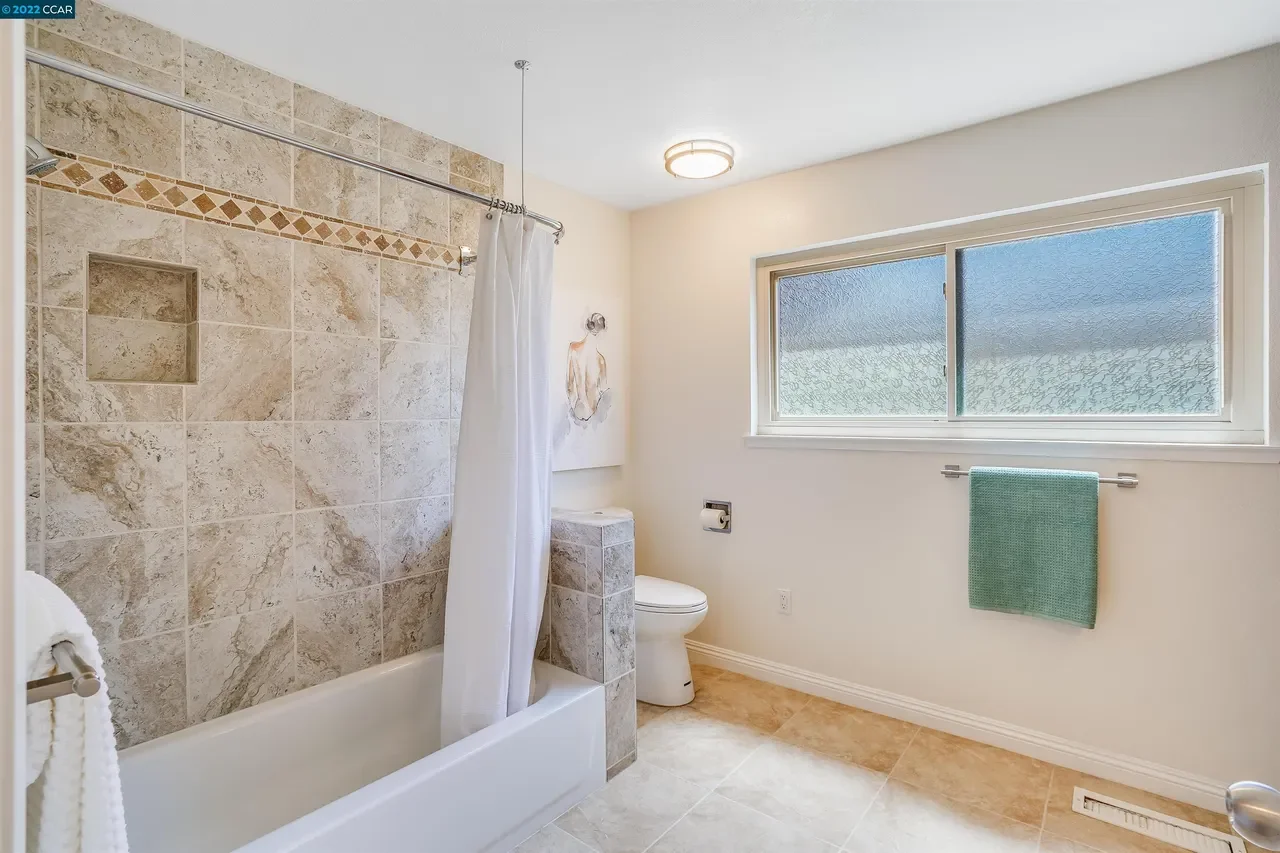 16640 Rolando Ave 025.webp