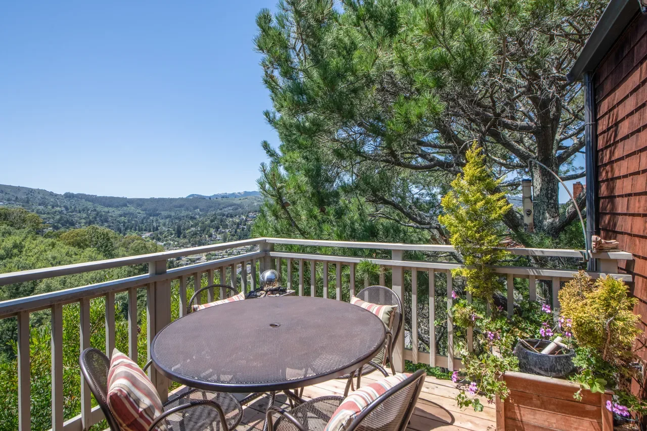 109 Headlands Ct 010.webp