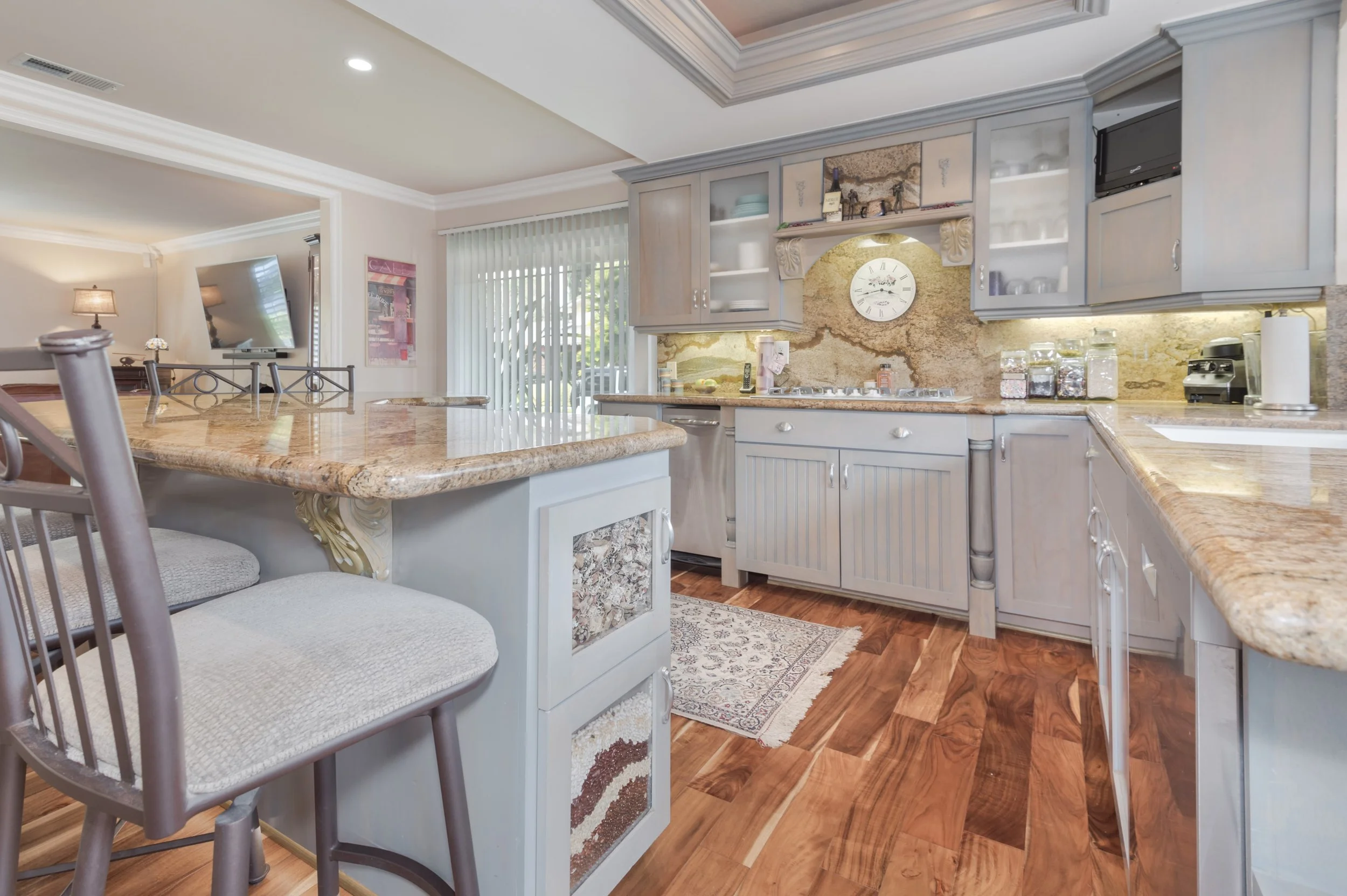 1218 Willowgreen Ct kit1.jpg