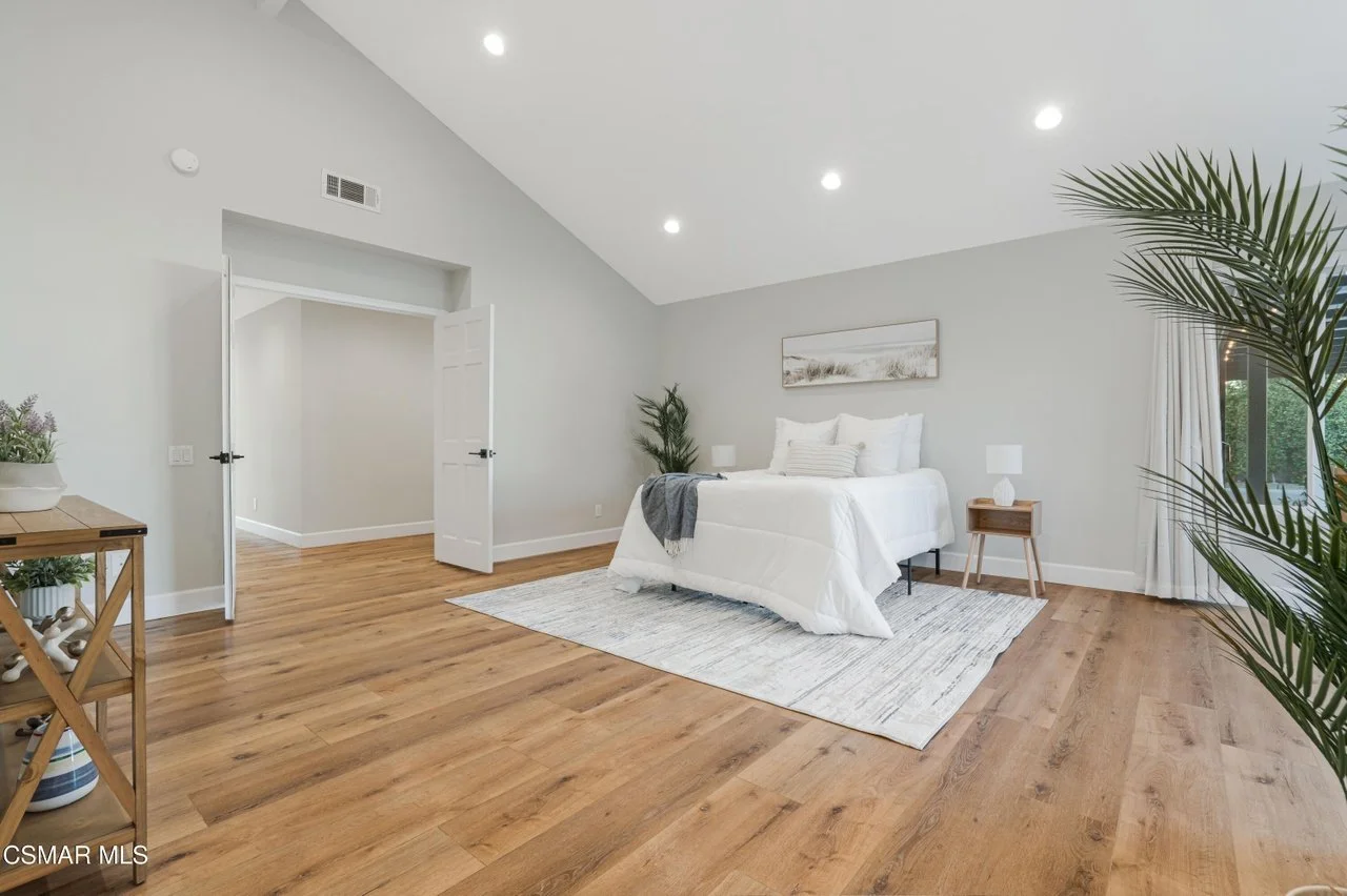 568 Bristol Ave 027.jpg