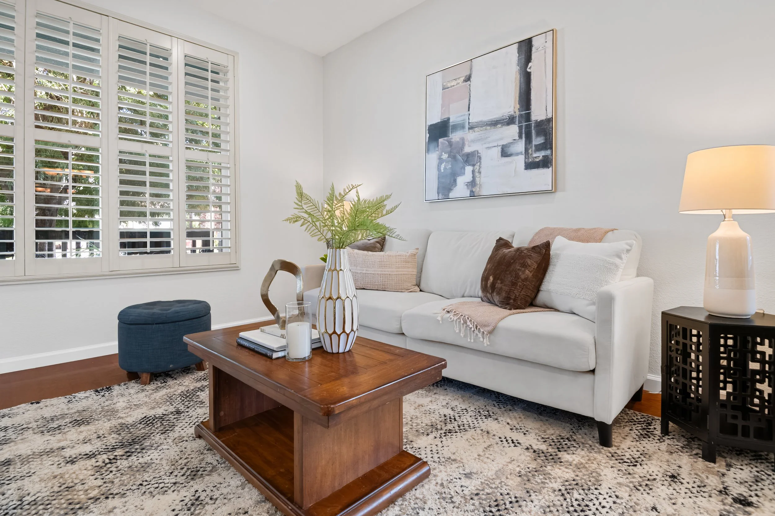 1112 Park West Dr living 4 copy.jpg