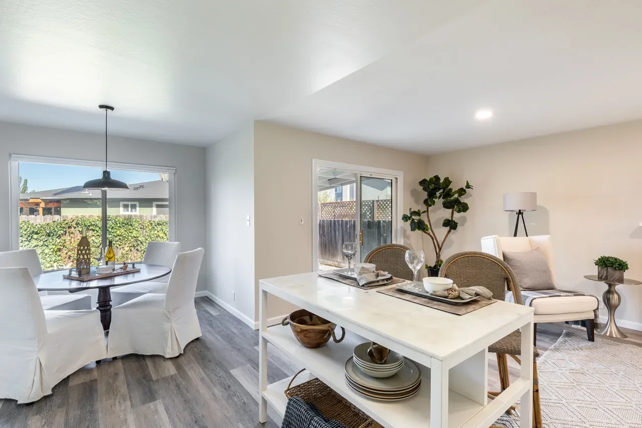 2070 Kaywoodie St 016.webp