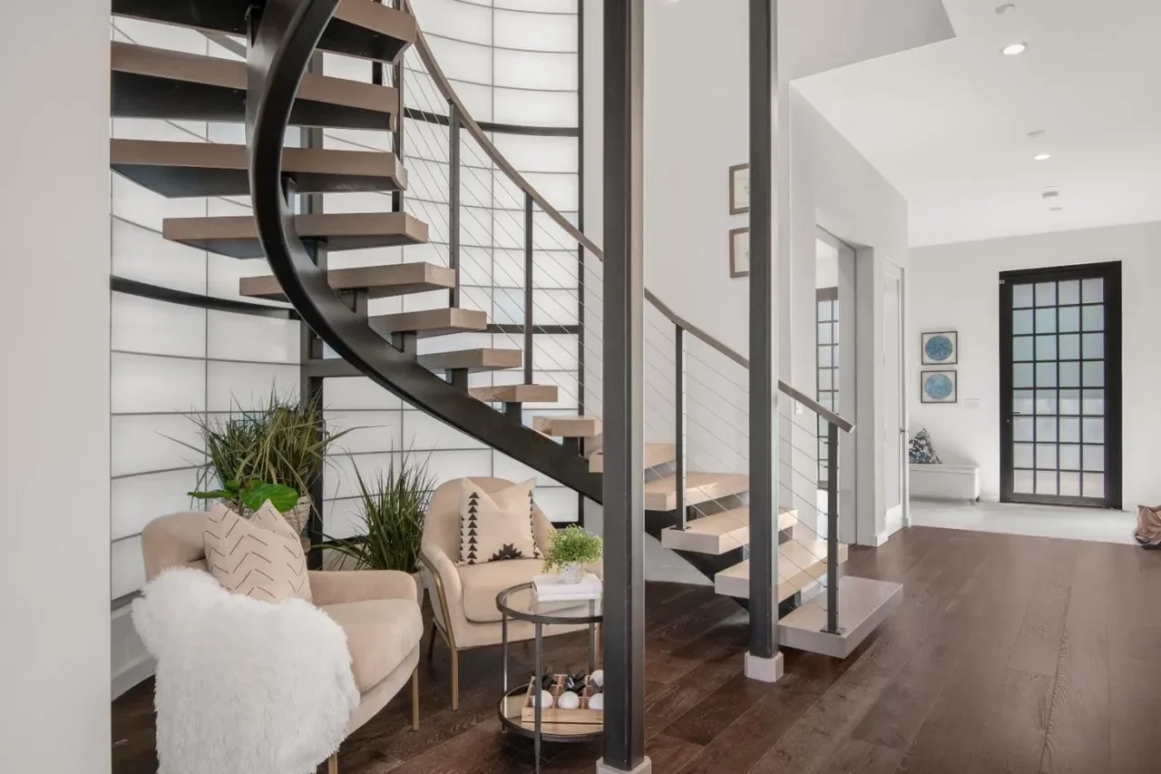 30 Roberts Rd 019.webp