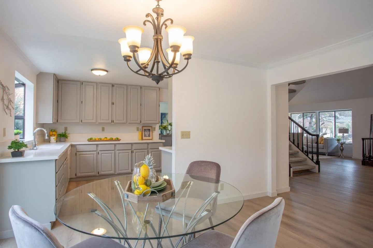 1601 Mantelli Dr 001.jpg