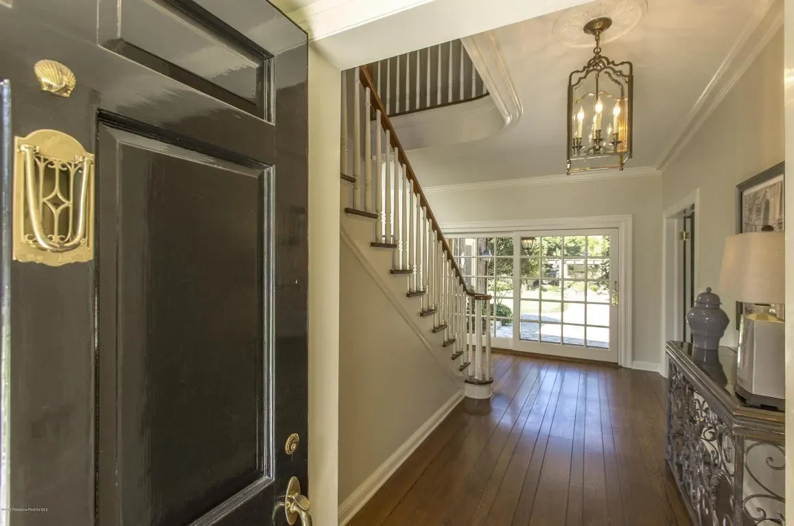 1351 Bedford Rd 004.webp