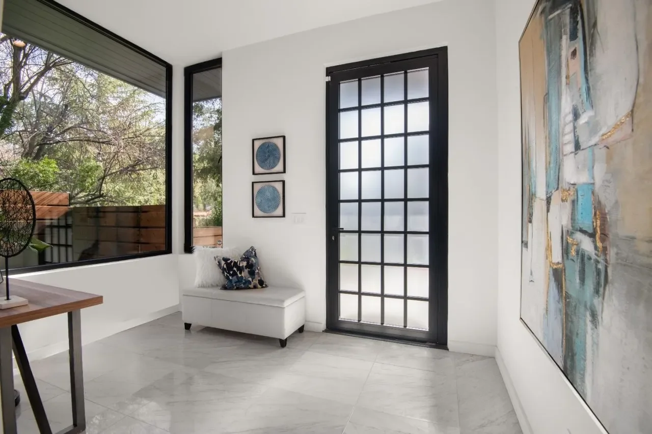 30 Roberts Rd 014.webp