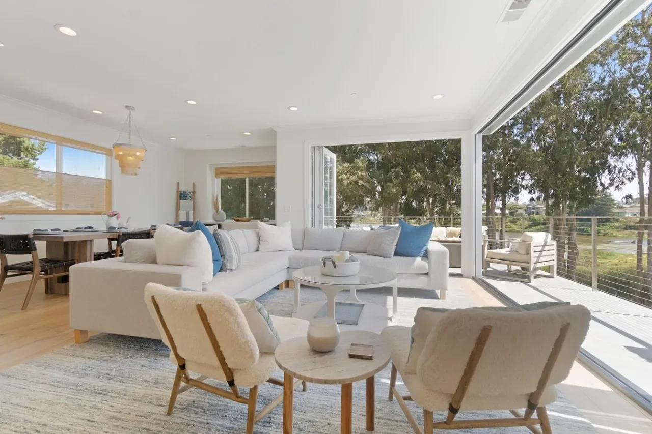 495 Coastview Dr 012.webp