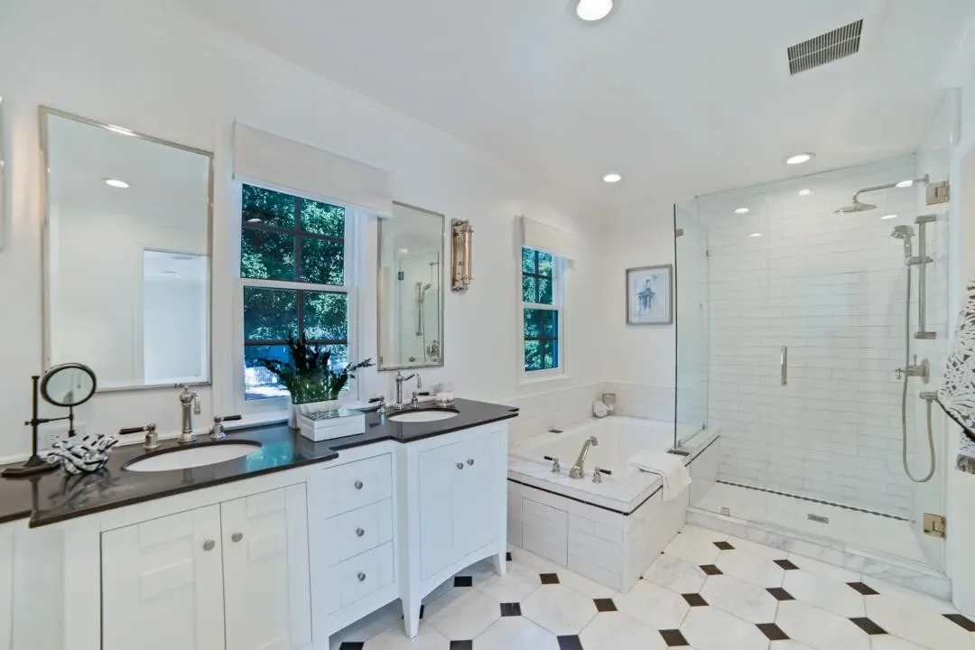 1842 University Ave 025.webp