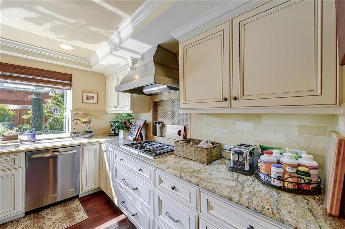 5970 Thorntree Dr 011.jpg