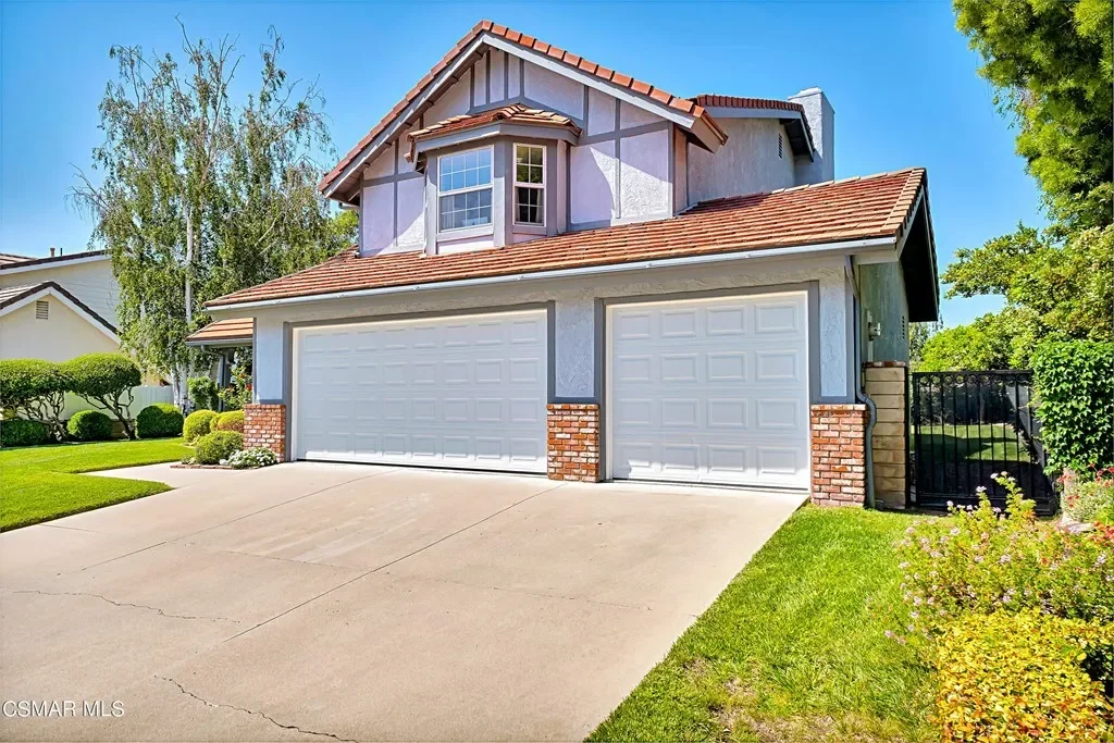 1037 Meadowcrest St 002.webp