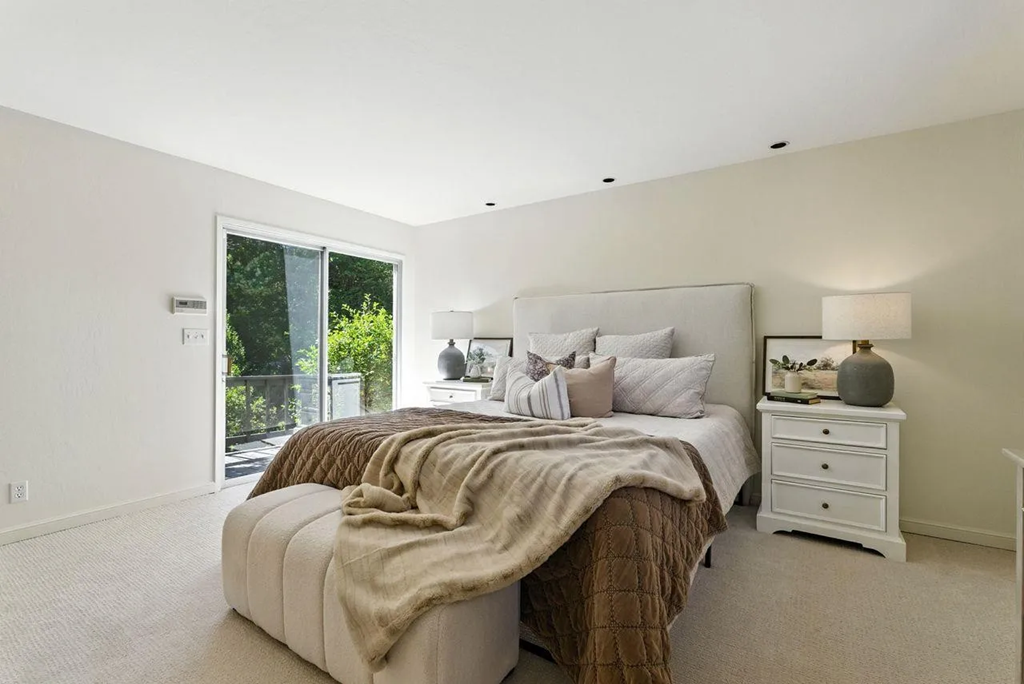 2040 Longden Cir 033.png