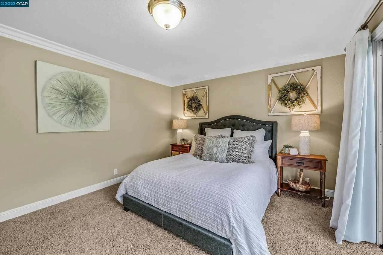 27 Nob Hill Dr 015.webp