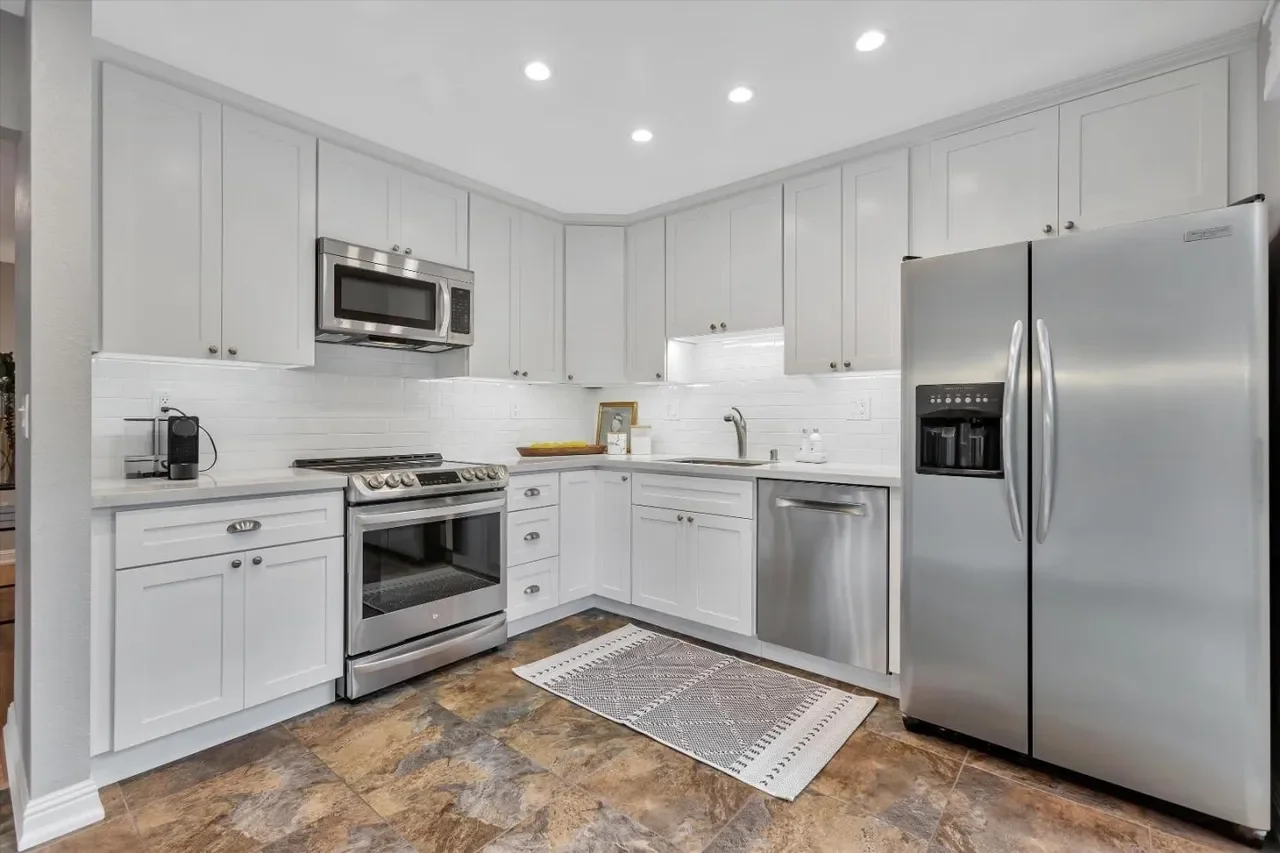 1704 Fountain Springs Cir 005.webp