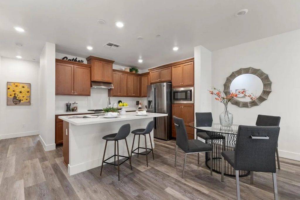 712 Amalfi Loop 008.png