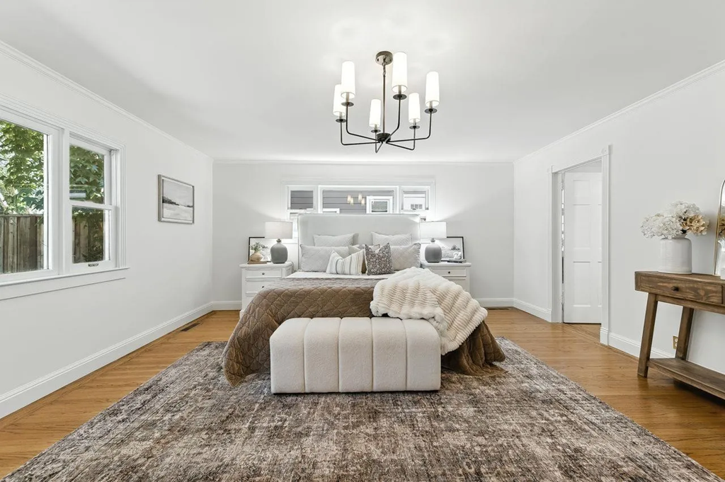 1422 W Selby Ln 027.png