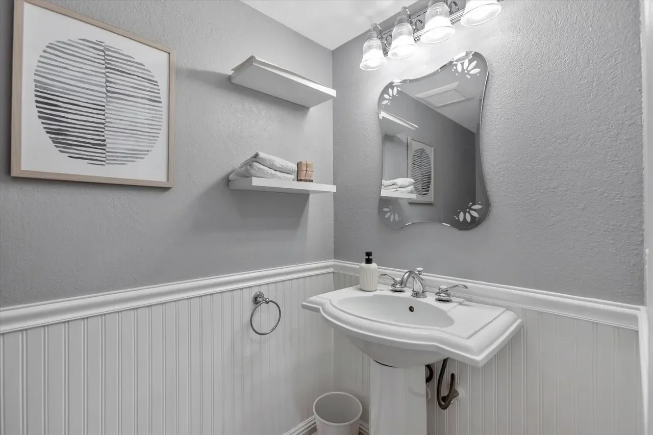 1704 Fountain Springs Cir 008.webp