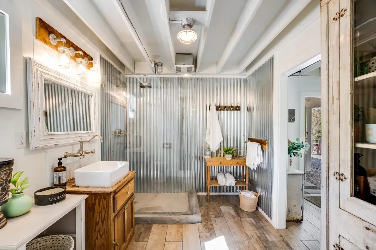 16466 Bonnie Ln 058.webp