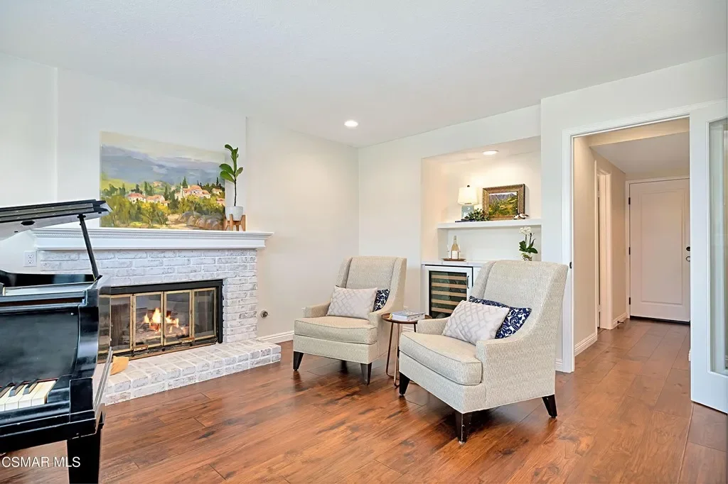 1037 Meadowcrest St 022.webp