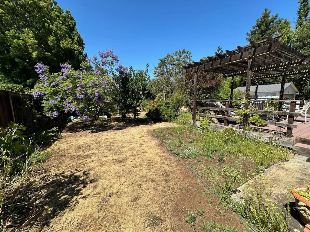 399 Hawthorne Ave 002.png