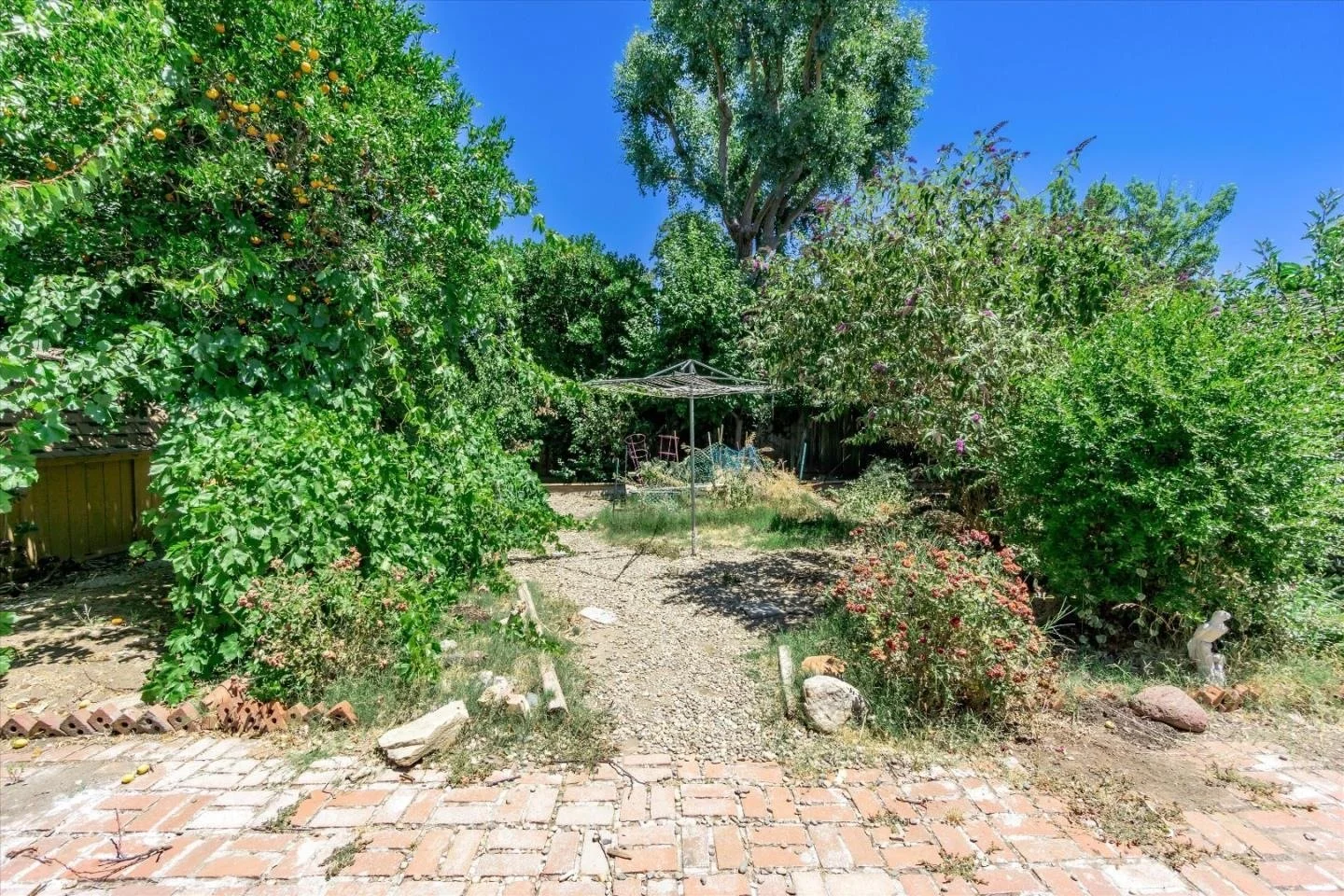 2070 Ricardo Dr 032.jpg