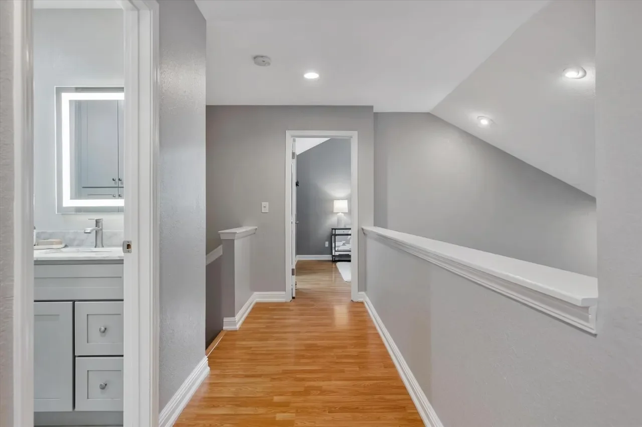 1704 Fountain Springs Cir 017.webp