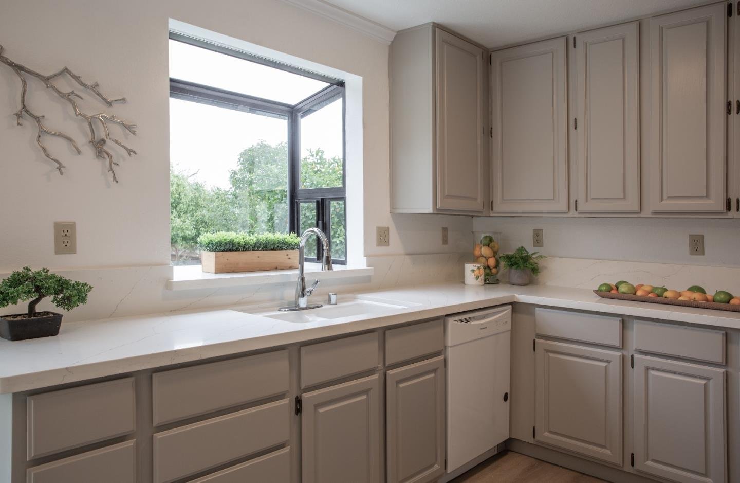 1601 Mantelli Dr 007.jpg