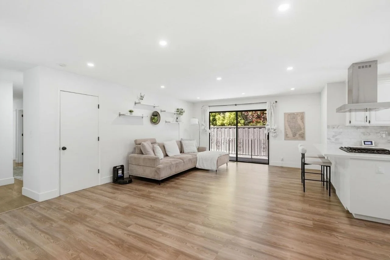 4206 Huntington St 014.jpeg