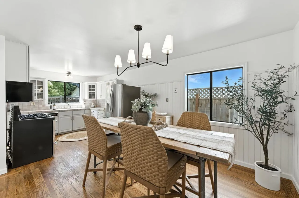 1422 W Selby Ln 018.png