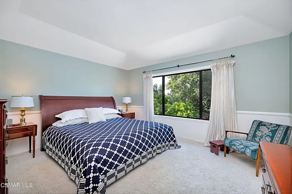 1037 Meadowcrest St 033.webp