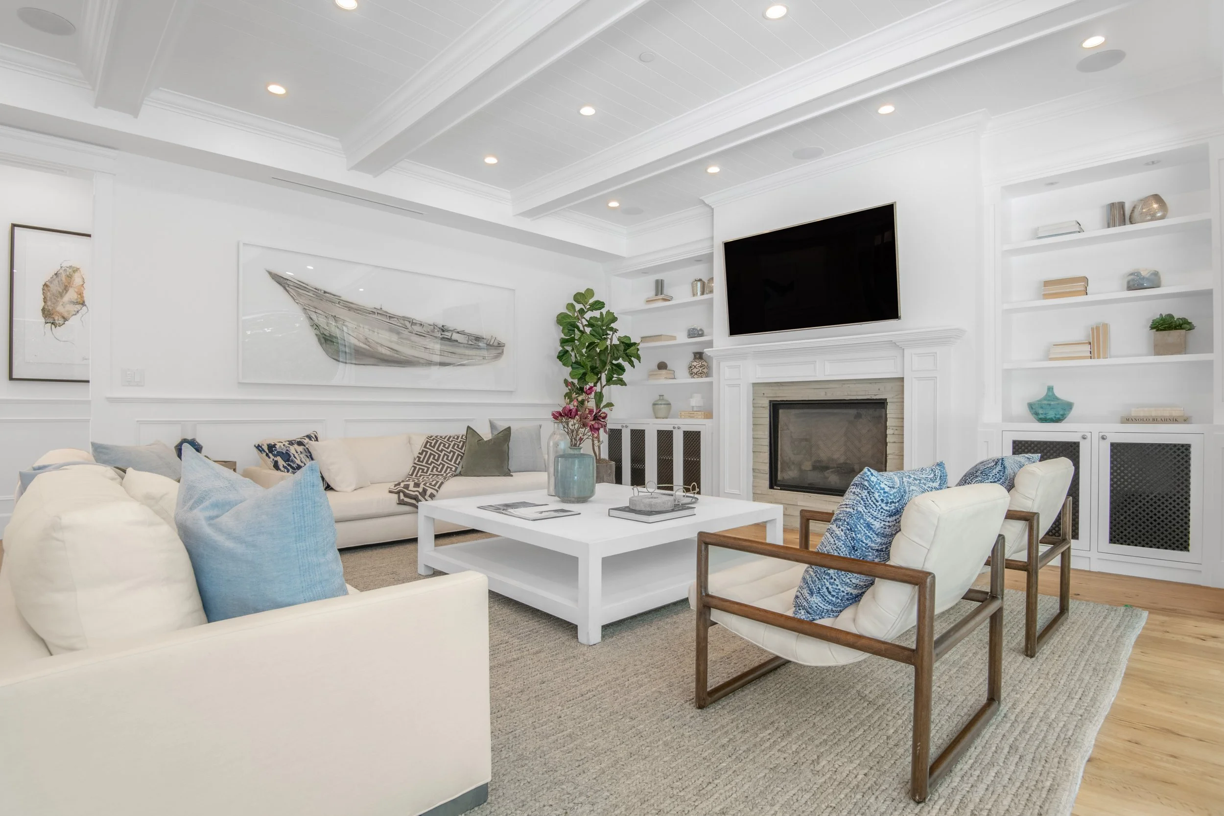 5111 Greenbush Ave fam room 4.jpg