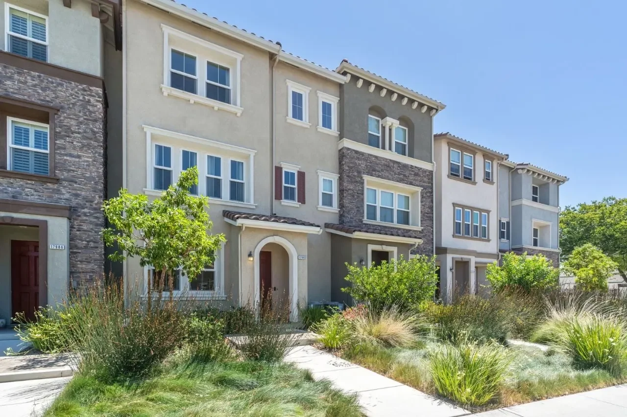 17982 Monterey St 028.webp