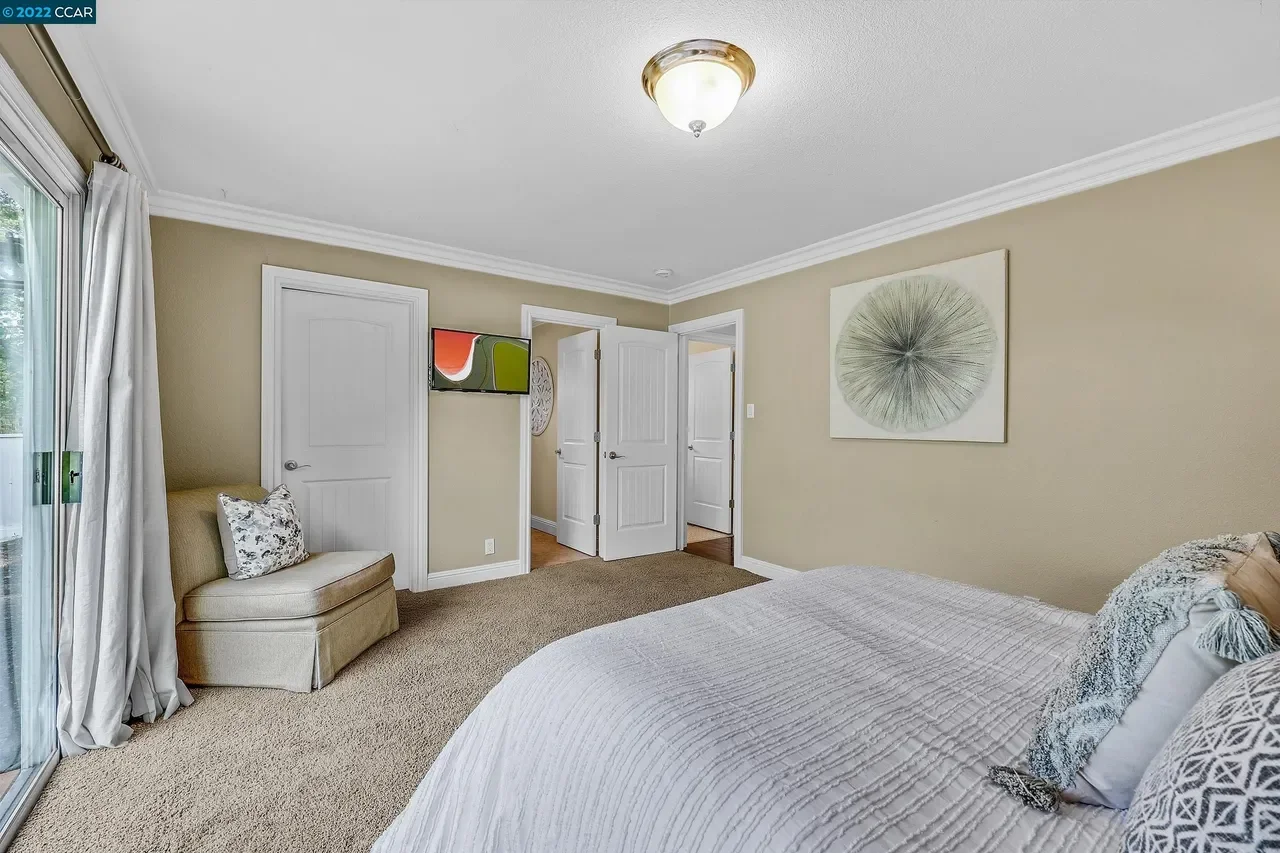 27 Nob Hill Dr 016.webp