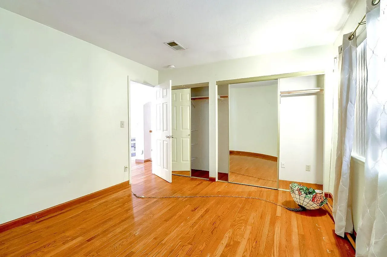 1223 Rose Ave 024.webp