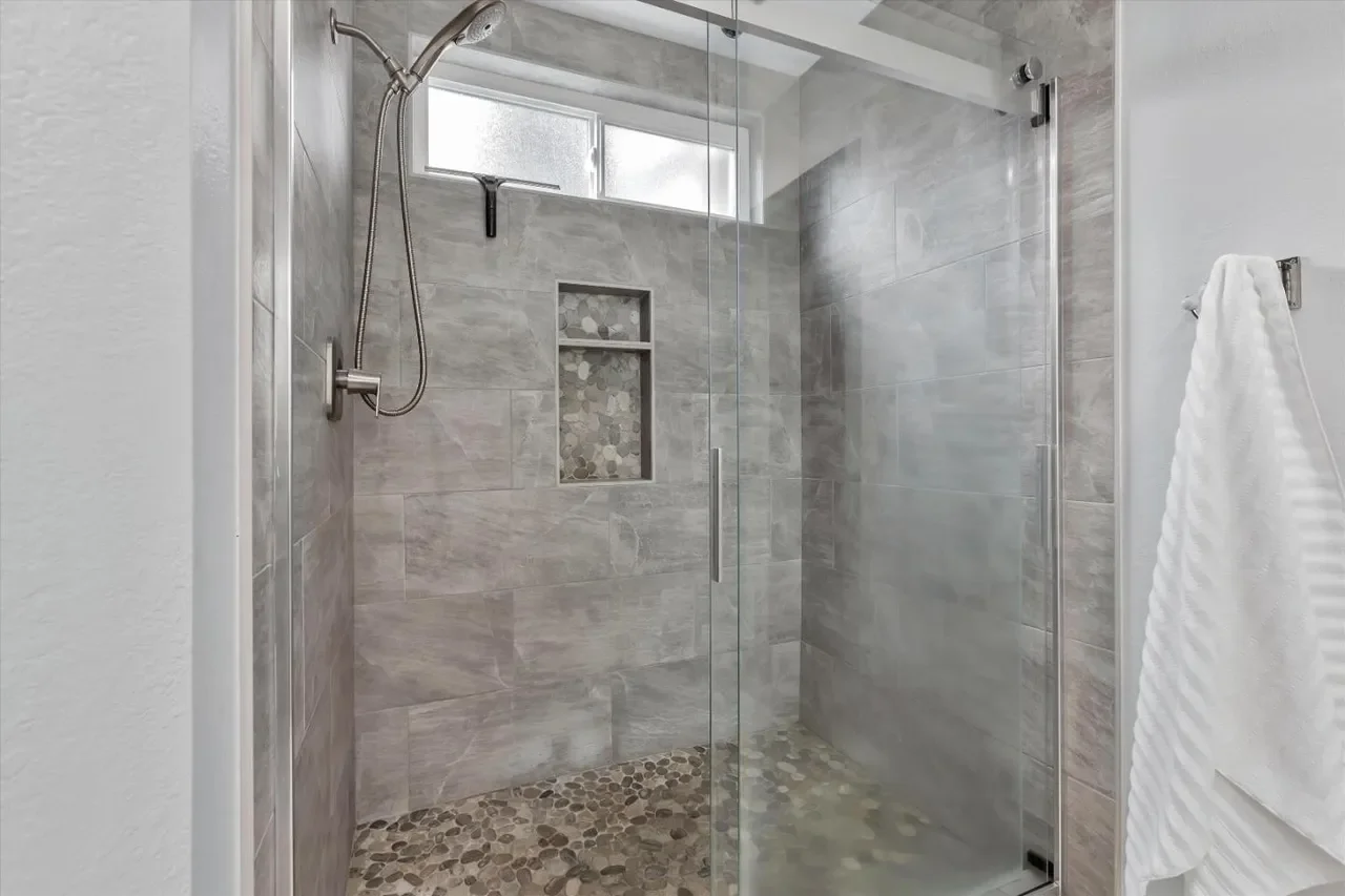 1704 Fountain Springs Cir 011.webp