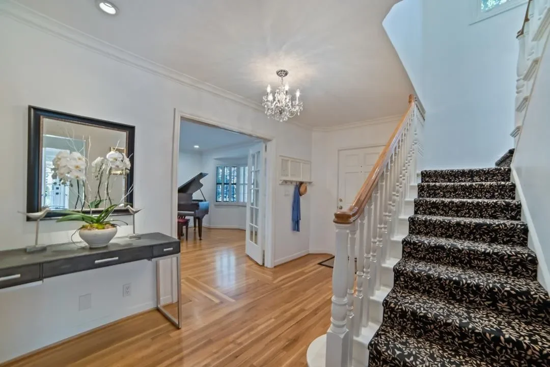 1842 University Ave 013.webp