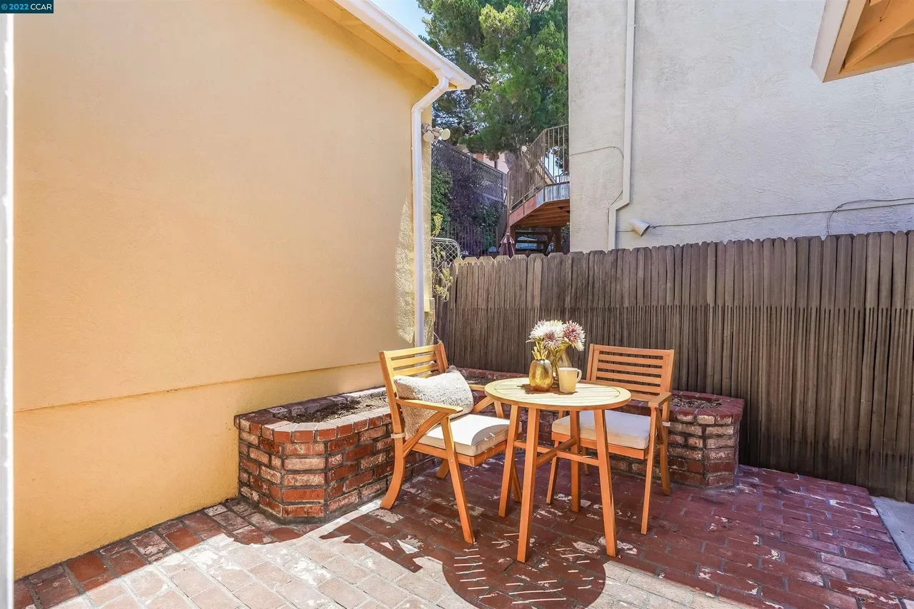 16640 Rolando Ave 023.webp