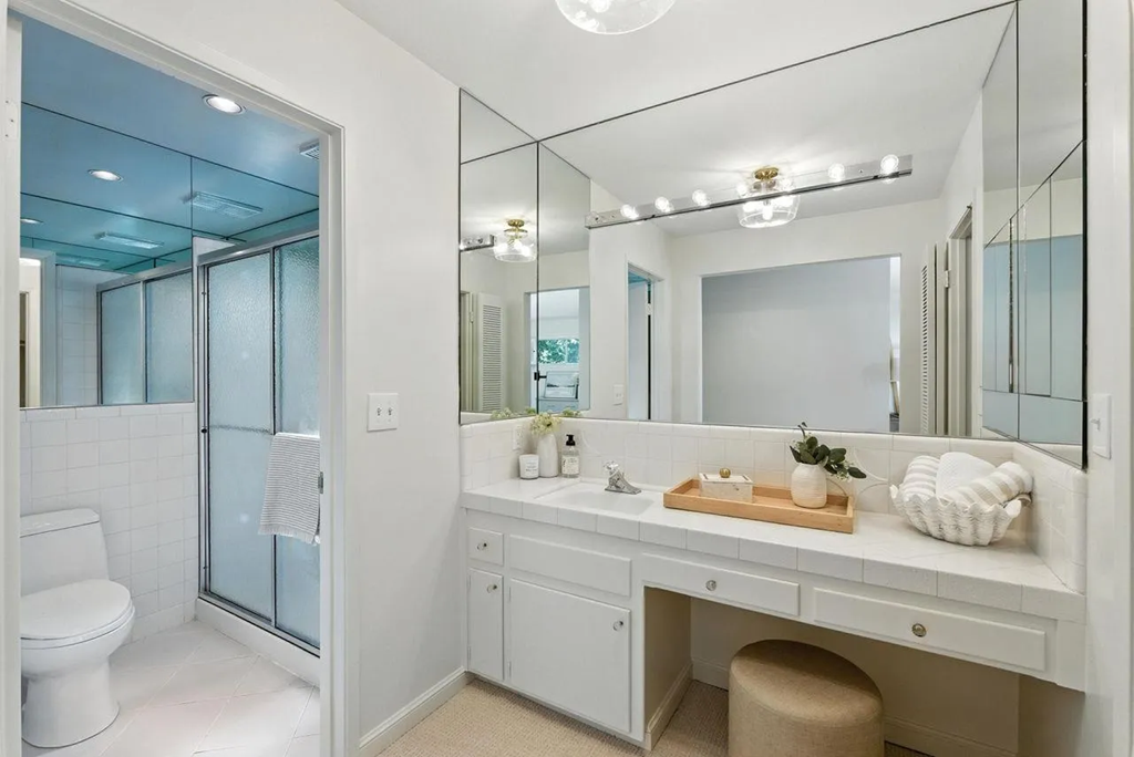 2040 Longden Cir 035.png