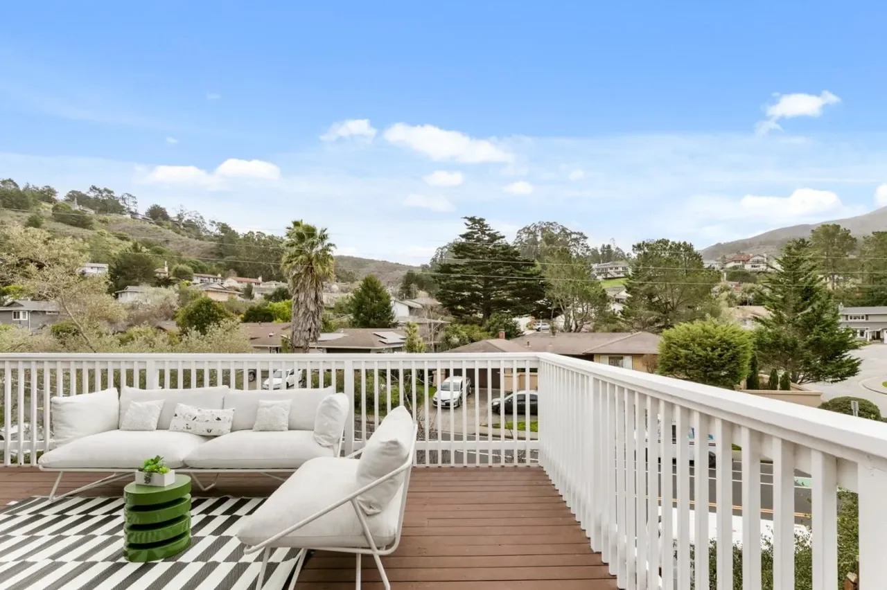 1 Sequoia Way 007.webp