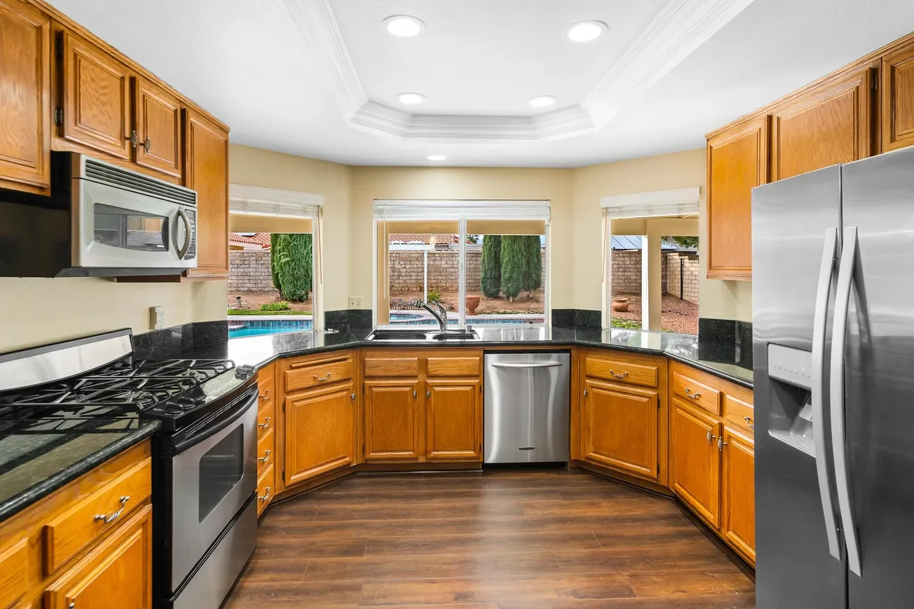 41245 Sequoia Ave 017.webp