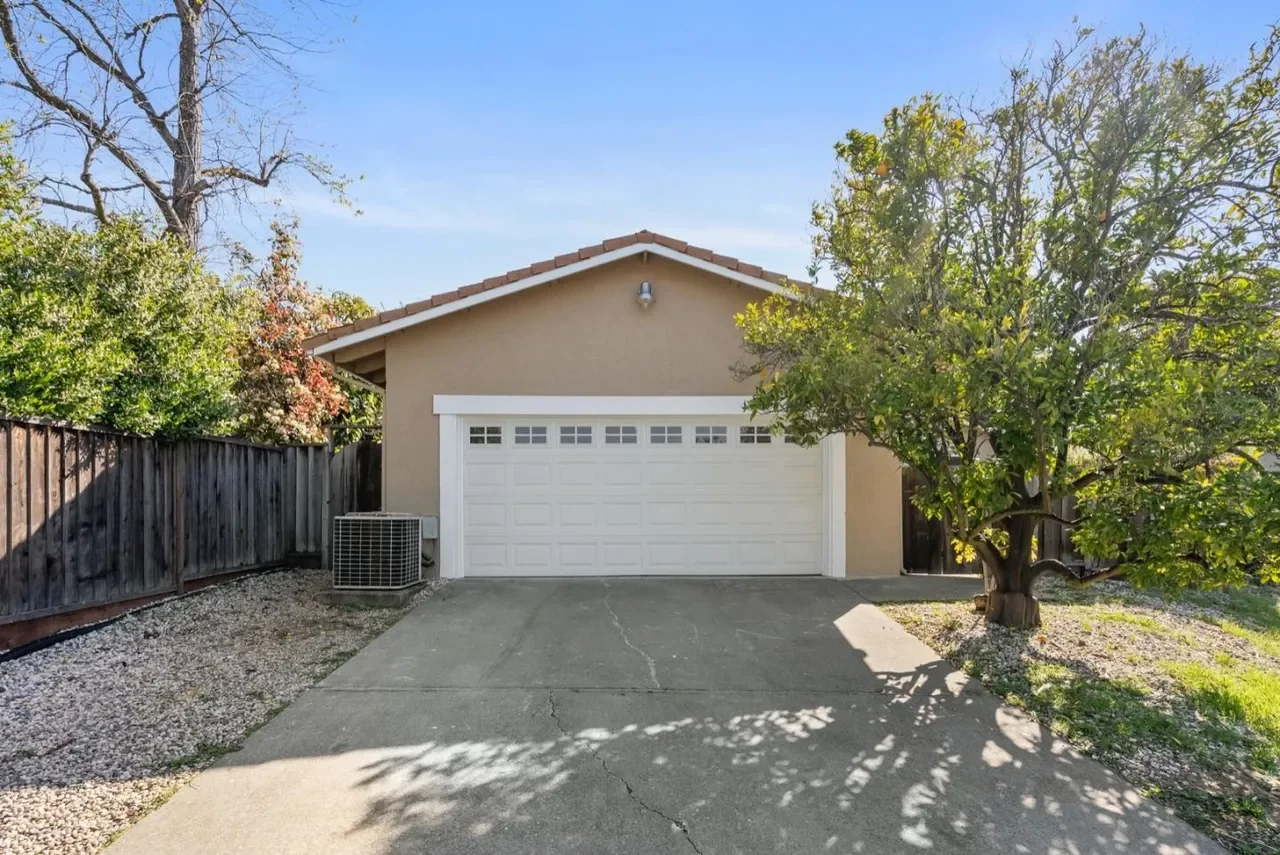 6672 Hampton Dr 038.webp