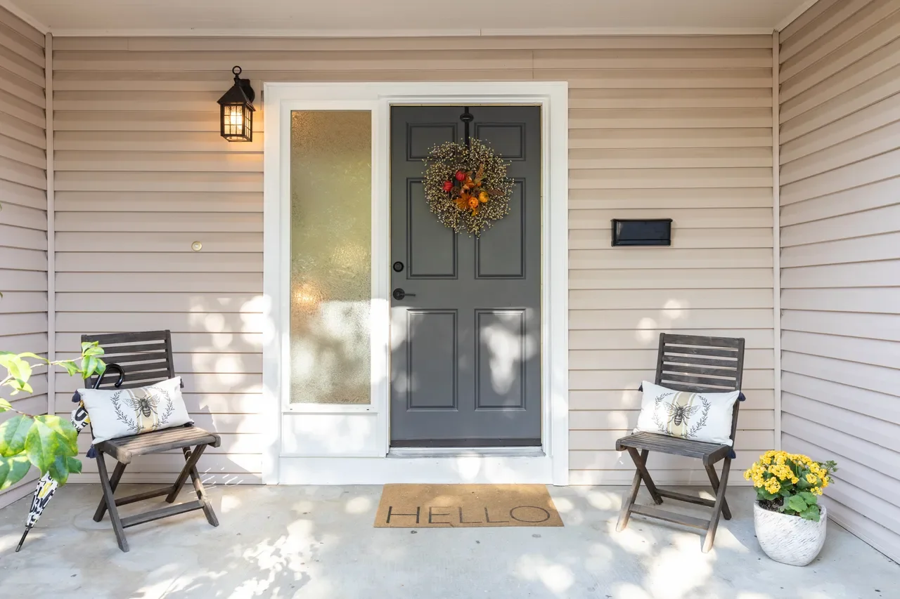 2070 Kaywoodie St 003.webp