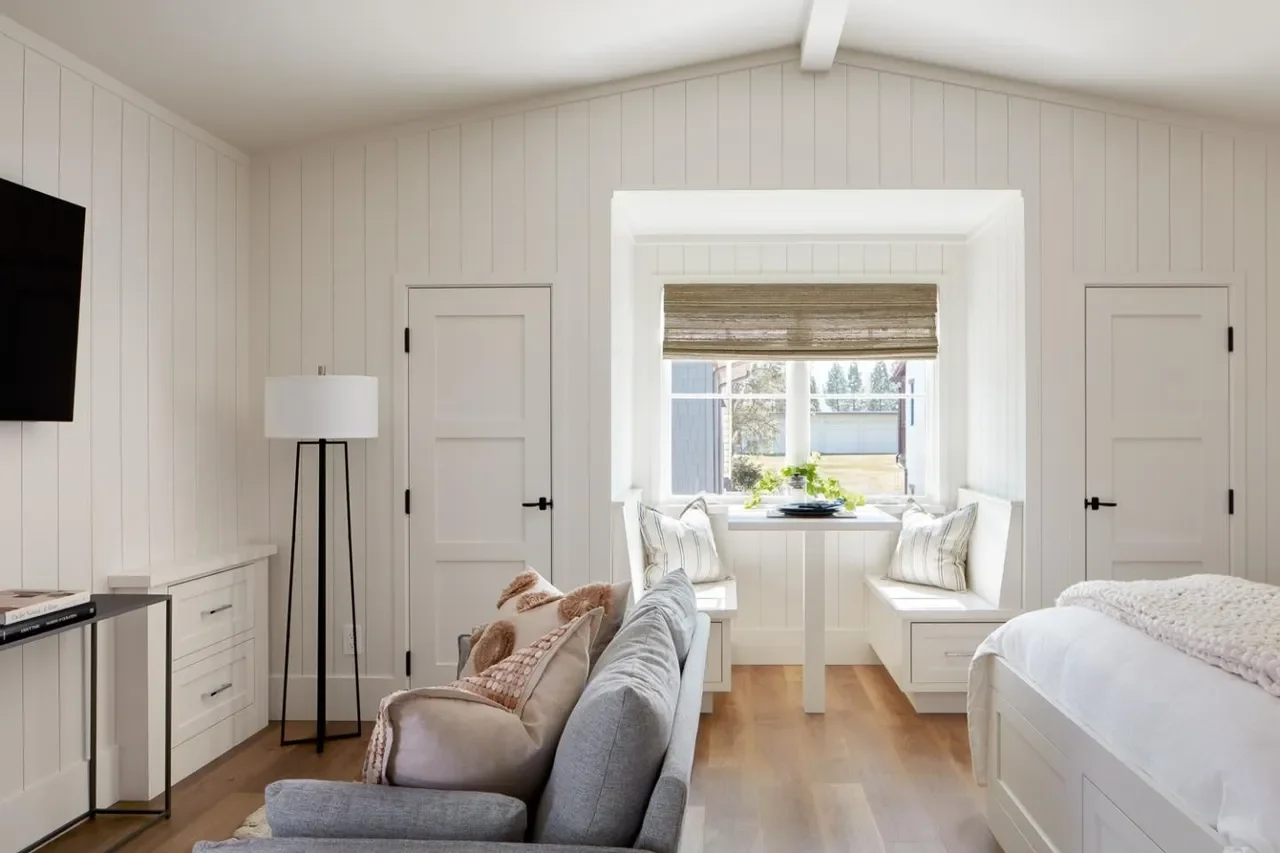 2116 Cully Pl 021.webp