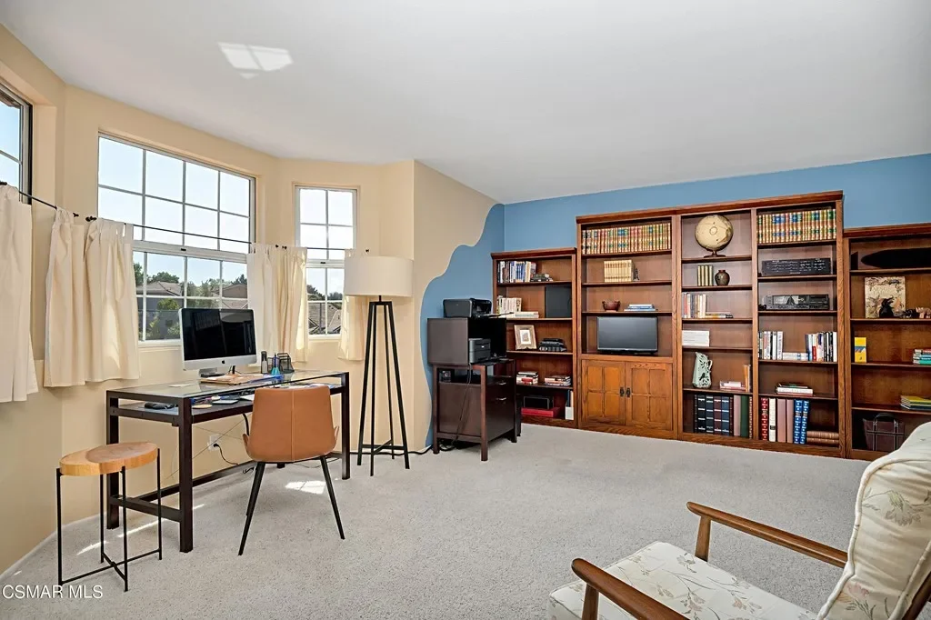 1037 Meadowcrest St 027.webp