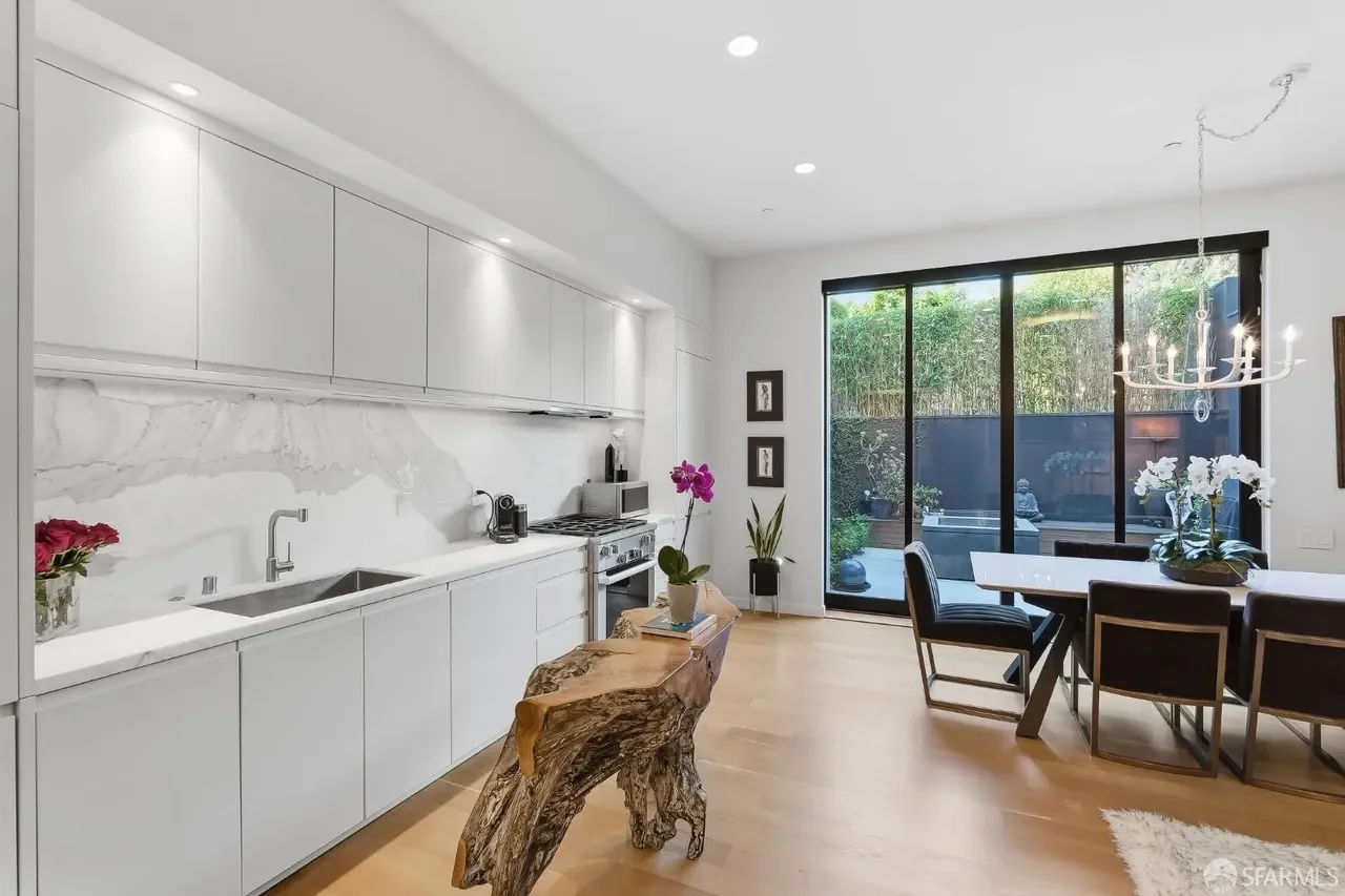 854 Capp St Unit 1 016.webp
