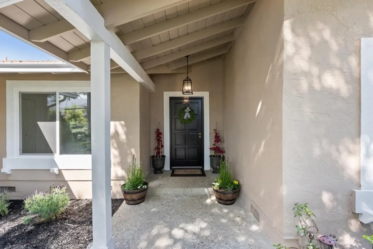 6672 Hampton Dr 003.webp