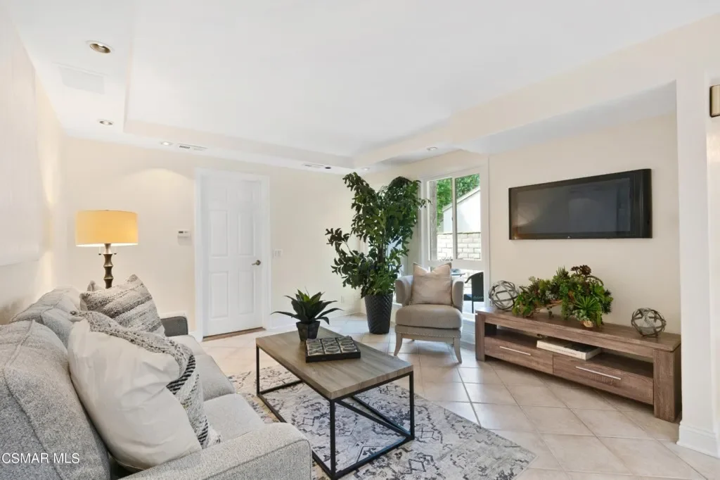 24446 Verena Ct 006.webp