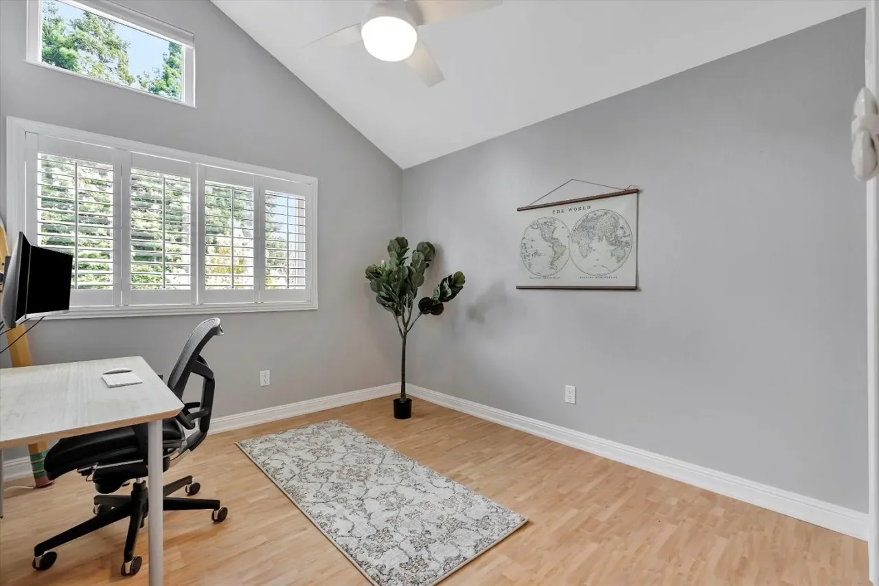 1704 Fountain Springs Cir 019.webp