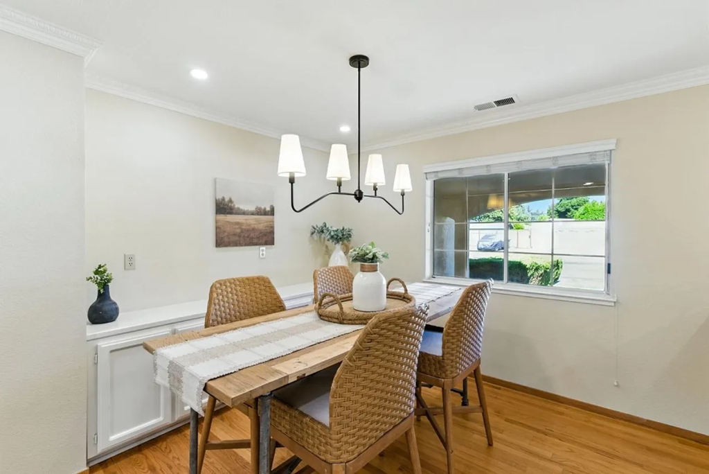 2188 Yorkshire Way 012.png