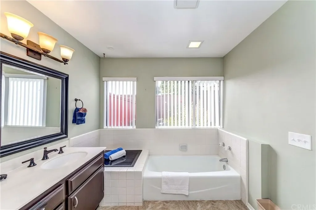 2175 Avenida San Antero 033.webp