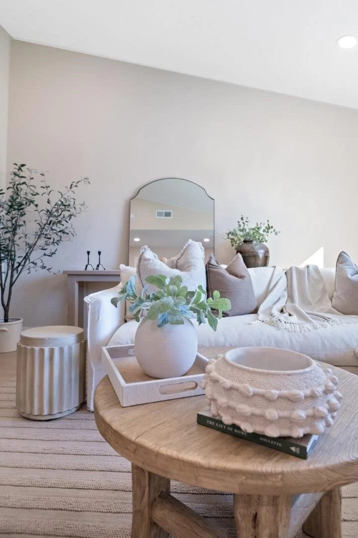 659 Meadow Creek Dr 008.jpg